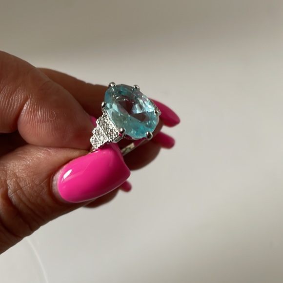 NWOT Silver Cocktail Ring with Turquoise Crystal. - Picture 5 of 8